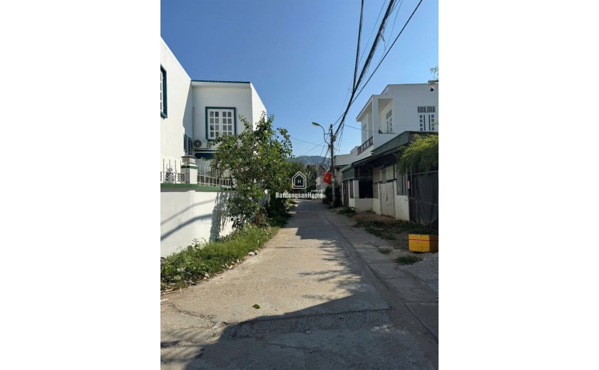 Nhà Vĩnh Thạnh – 2 Mặt Tiền – Ô Tô Ra Vào – Giá Mềm